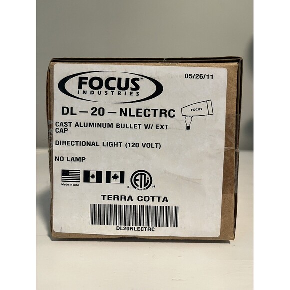 Focus Industries DL-20-NL-BLT 120V Par Floodlight - Cast Aluminum Bullet Style - Picture 1 of 2